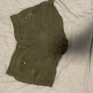 Army green Dynamite Linen Shorts